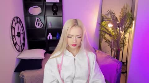 Emily online show from 11.19.25