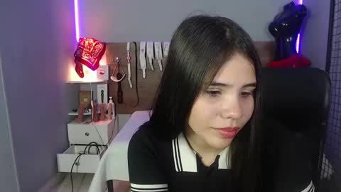 Snapshot of emily_beltonn chatting on 12.05.24              online show from 12.05.24