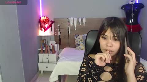 Snapshot of emily_beltonn chatting on 12.24.24              online show from 12.24.24