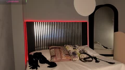 Snapshot of emily_beltonn chatting on 10.17.25              online show from 10.17.25