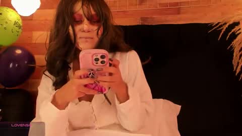 Snapshot of emily_brown04 chatting on 10.31.25 emily_brown04 online show from 10.31.25