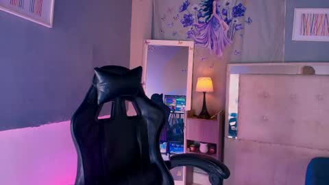 Snapshot of emily_castillo1_ chatting on 06.11.26 emily_castillo1_ online show from 06.11.26