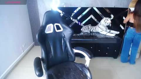 emily_cooper_t online show from 09.16.25