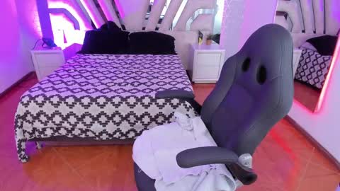 Emily online show from 02.13.25