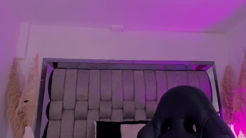 Emily online show from 11.12.25