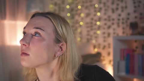 Em -  online show from 12.02.24