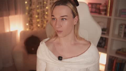 Em -  online show from 12.24.24