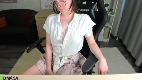 Snapshot of emily_hil11 chatting on 05.02.26 Emily online show from 05.02.26