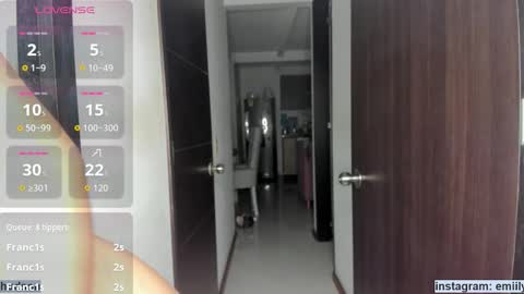 Snapshot of emily_huddson_ chatting on 10.21.25 independet model online show from 10.21.25