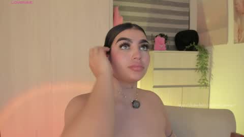 EmilyKenner  Independent model  online show from 03.31.26