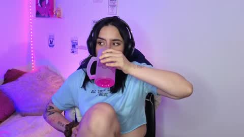 Emily Lindey online show from 04.10.26