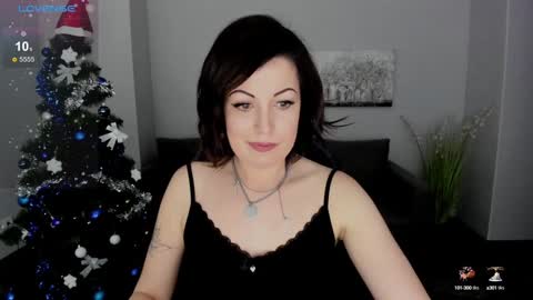 Snapshot of emily_midlton chatting on 12.28.24 Emily online show from 12.28.24