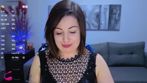 Snapshot of emily_midlton chatting on 10.10.25 Emily online show from 10.10.25