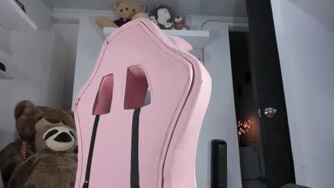 emily_palmeer online show from 12.30.24