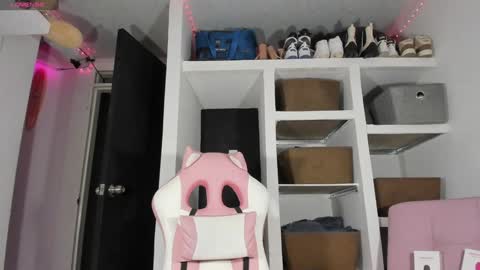 emily_palmeer online show from 01.23.25