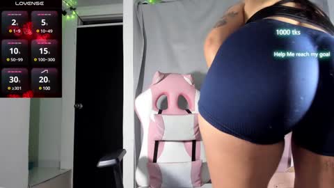 emily_palmeer online show from 01.28.25