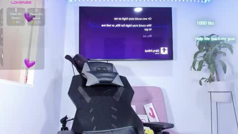 emily_palmeer online show from 10.13.25