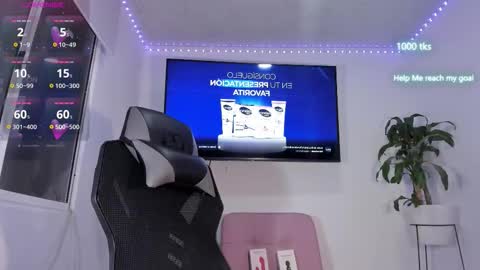 emily_palmeer online show from 10.25.25