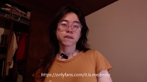 Snapshot of emily_pearl_ chatting on 09.23.25 emily_pearl_ online show from 09.23.25