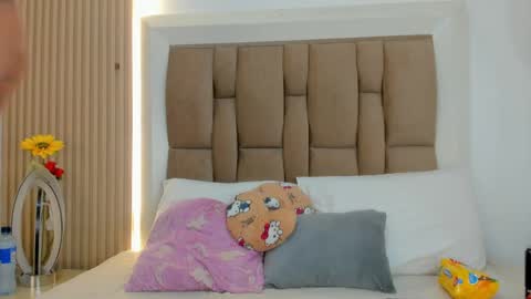 emily_rivas_ online show from 04.06.26