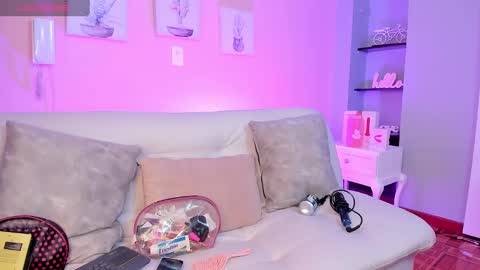 Snapshot of emily_roberts1 chatting on 01.06.25 Emily online show from 01.06.25