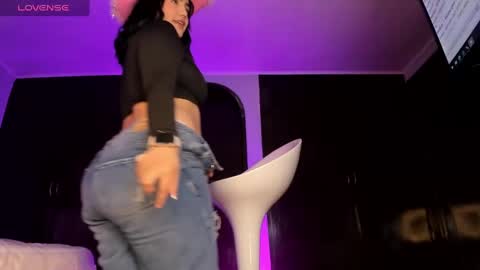 Snapshot of emily_roberts1 chatting on 01.12.25 Emily online show from 01.12.25