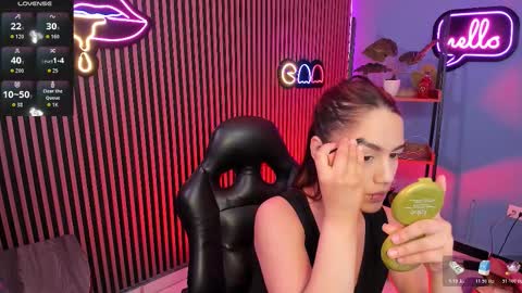 Snapshot of emily_roberts1 chatting on 11.02.25 Emily online show from 11.02.25