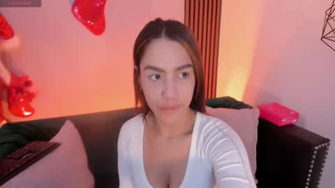 Snapshot of emily_roberts1 chatting on 12.05.25 Emily online show from 12.05.25