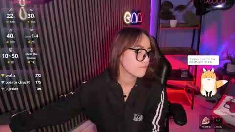 Snapshot of emily_roberts1 chatting on 12.14.25 Emily online show from 12.14.25