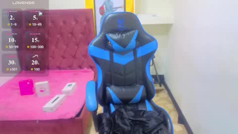 Snapshot of emily_rosse04 chatting on 11.09.25 online show from 11.09.25