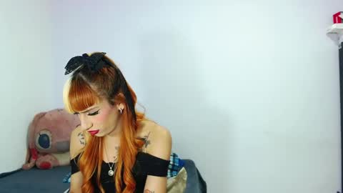 Snapshot of emily_rousxxx chatting on 11.16.25 Emily IGEmmily Baussa online show from 11.16.25