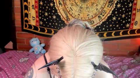 Snapshot of emily_salvatore chatting on 02.05.25 emily_salvatore online show from 02.05.25