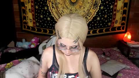 Snapshot of emily_salvatore chatting on 02.08.25 emily_salvatore online show from 02.08.25