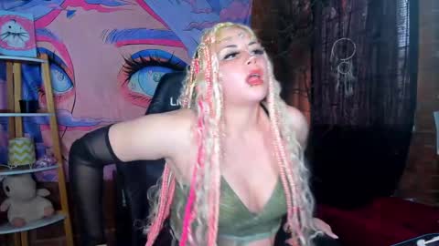 Snapshot of emily_salvatore chatting on 10.03.25 emily_salvatore online show from 10.03.25