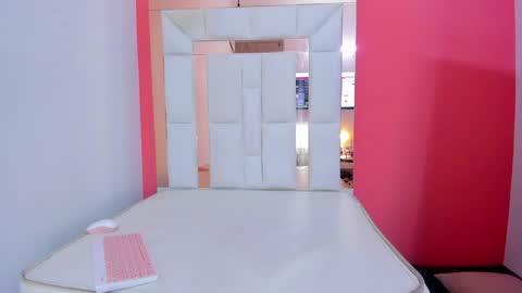 Snapshot of emily_sexy3 chatting on 01.12.25 Emily online show from 01.12.25