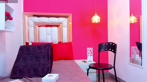 Snapshot of emily_sexy3 chatting on 02.04.25 Emily online show from 02.04.25