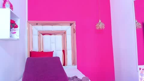 Snapshot of emily_sexy3 chatting on 02.05.25 Emily online show from 02.05.25