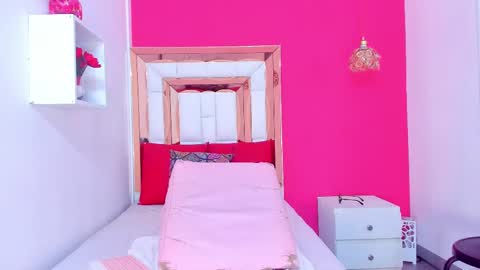 Snapshot of emily_sexy3 chatting on 02.19.25 Emily online show from 02.19.25