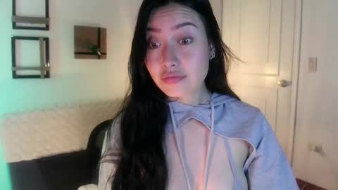 Snapshot of emily_swan_04 chatting on 02.20.25 Emily  Swan online show from 02.20.25