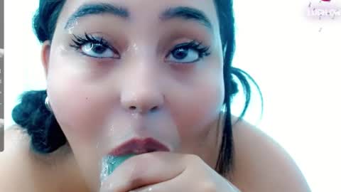 Snapshot of emily_sweet_23 chatting on 12.03.25 Liss online show from 12.03.25