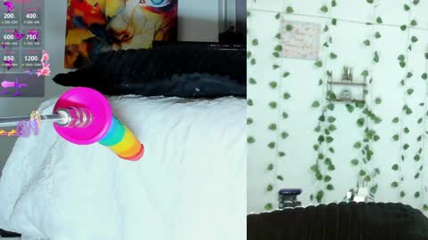 Emily Thompson33 online show from 04.11.26