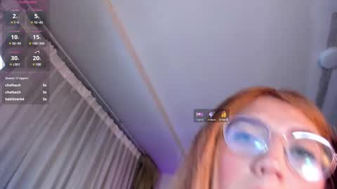 Snapshot of emily_warren__ chatting on 03.11.25 emily_warren__ online show from 03.11.25