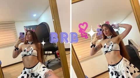 Snapshot of emily_warren__ chatting on 09.25.25 emily_warren__ online show from 09.25.25