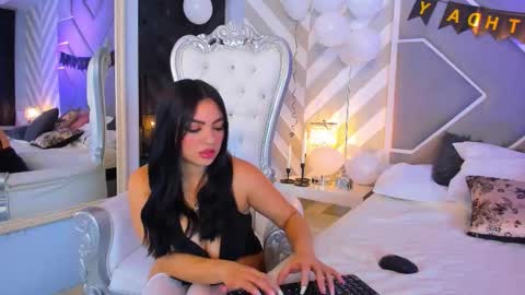 Snapshot of emily_white_1 chatting on 11.30.25 Emily White online show from 11.30.25