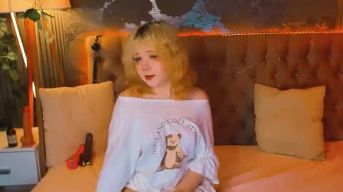 Snapshot of emilyangels chatting on 05.20.26 Baby Emelli online show from 05.20.26