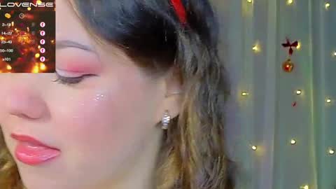 Snapshot of emilyart_ chatting on 01.01.25 artist Emily online show from 01.01.25