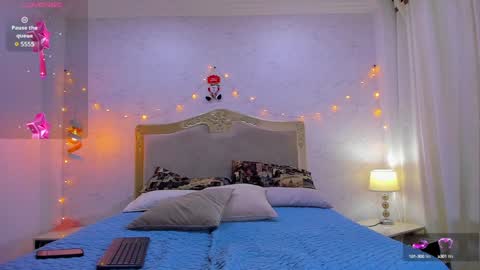 Snapshot of emilycastro_ chatting on 12.30.24 Emily online show from 12.30.24