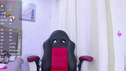 Snapshot of emilycastro_ chatting on 01.24.25 Emily online show from 01.24.25