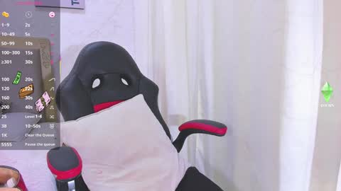 Snapshot of emilycastro_ chatting on 02.05.25 Emily online show from 02.05.25