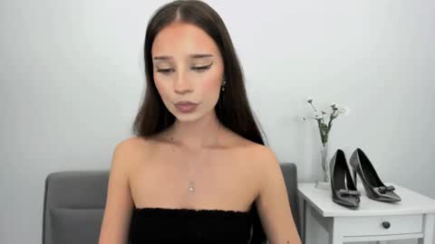 Snapshot of emilycharming chatting on 10.30.25 EmilyCharming online show from 10.30.25